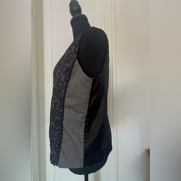 Embroidered vest - Picture 3 of 5